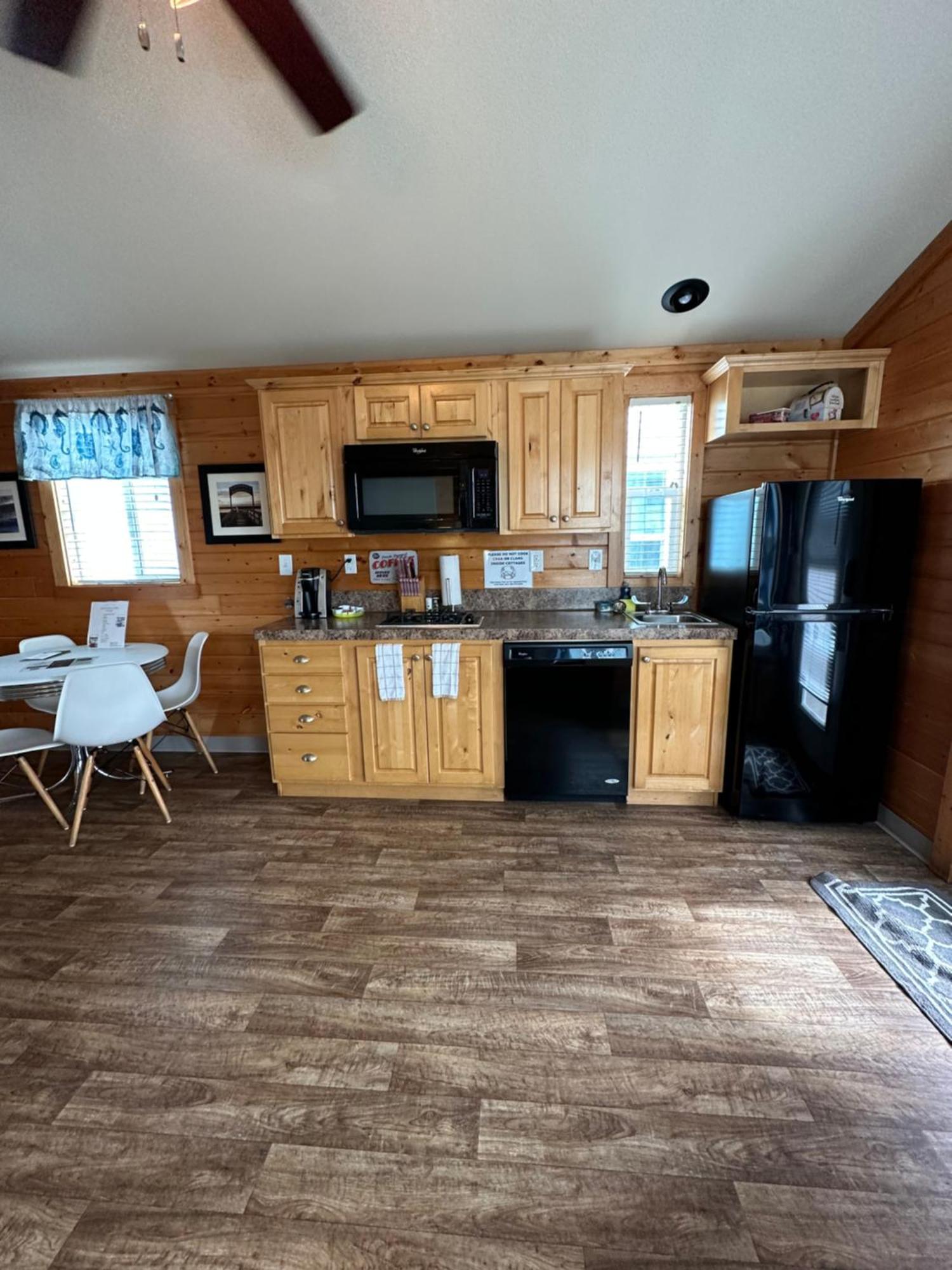 Westport Marina Cottages Esterno foto