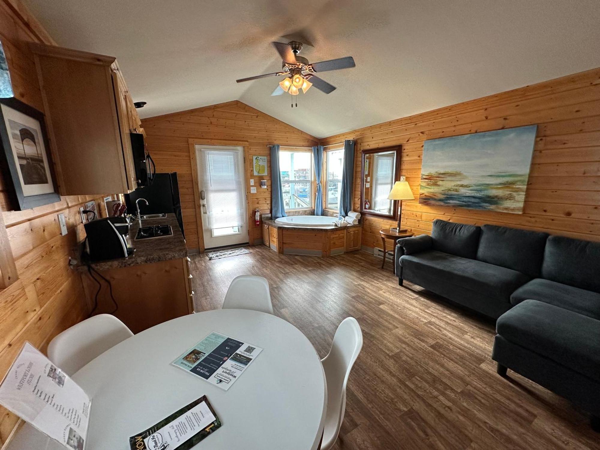 Westport Marina Cottages Esterno foto
