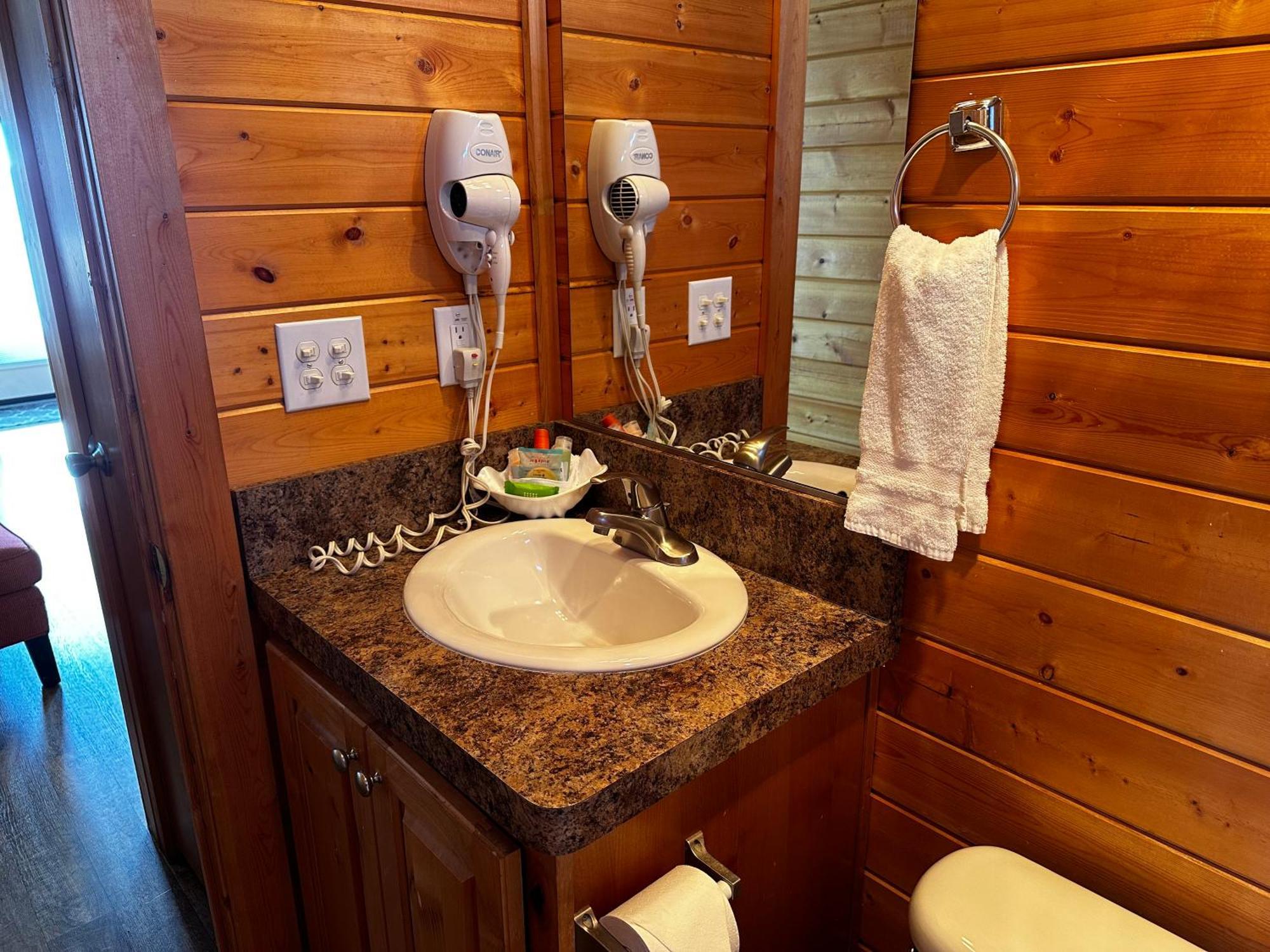Westport Marina Cottages Esterno foto